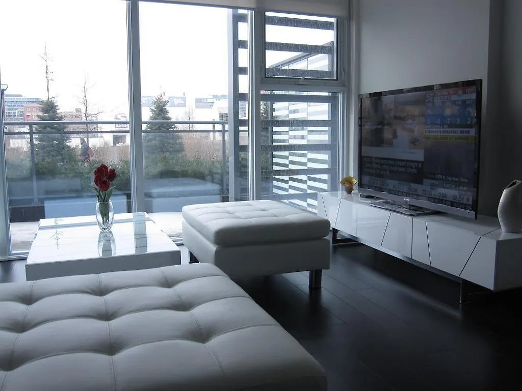 Hydewest - Iceboat Terrace Furnished Townhome Toronto