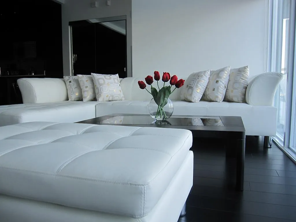 Semesterbostad Hydewest - Iceboat Terrace Furnished Townhome Toronto Kanada