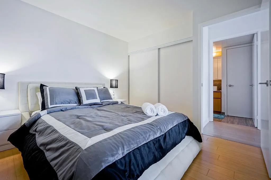 Hydewest - Iceboat Terrace Furnished Townhome Toronto