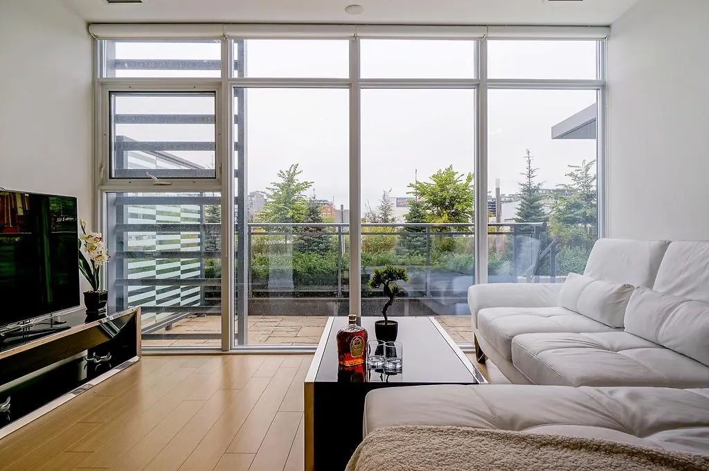 Hydewest - Iceboat Terrace Furnished Townhome Toronto Kanada