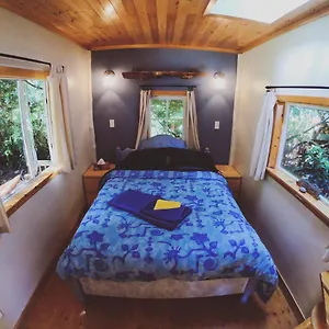 https://up-the-creek-backpackers-bb.richmond-hotels.com