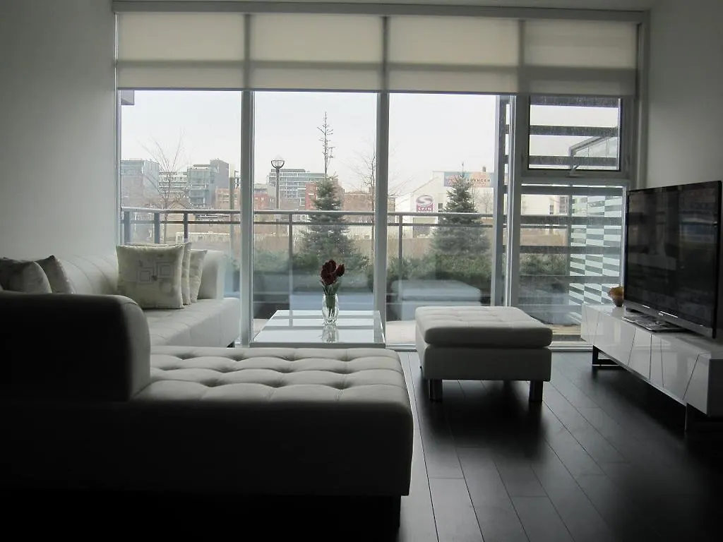 Hydewest - Iceboat Terrace Furnished Townhome Toronto Canada