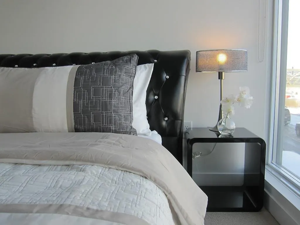 Hydewest - Iceboat Terrace Furnished Townhome Toronto