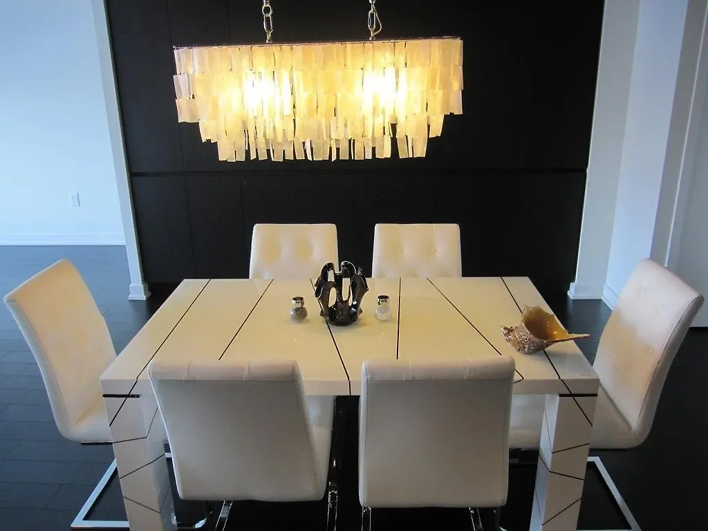 Hydewest - Iceboat Terrace Furnished Townhome Toronto