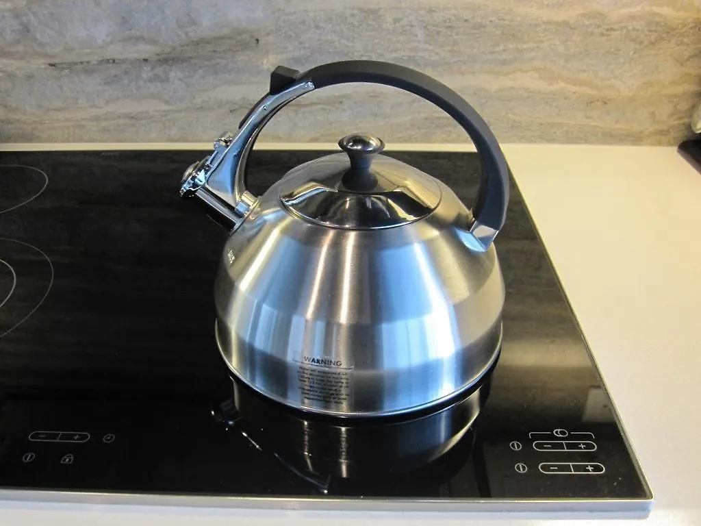 Hydewest - Iceboat Terrace Furnished Townhome Toronto