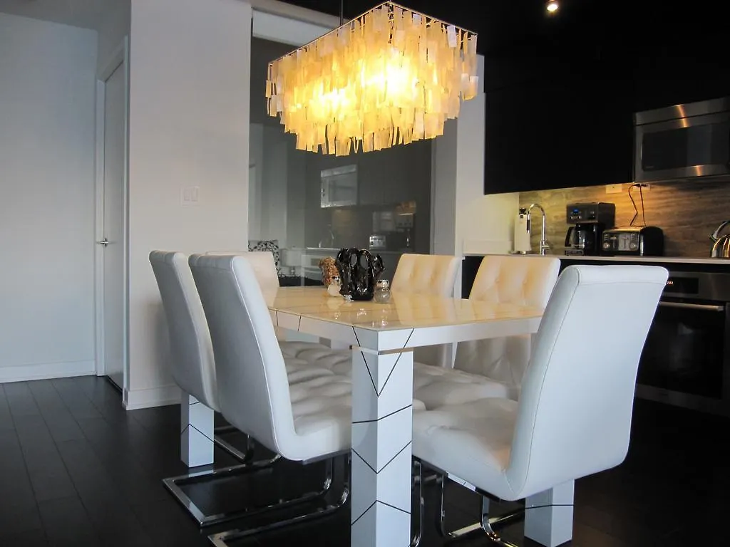 Hydewest - Iceboat Terrace Furnished Townhome Toronto Canada