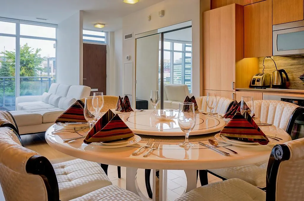 Hydewest - Iceboat Terrace Furnished Townhome Toronto