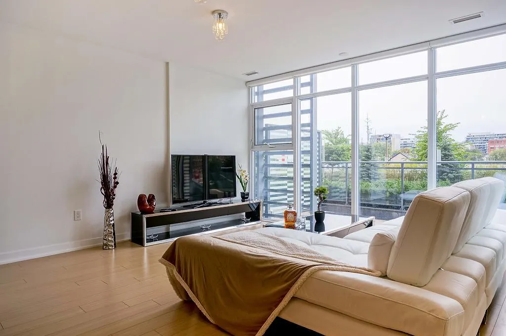Holiday home Hydewest - Iceboat Terrace Furnished Townhome Toronto Canada