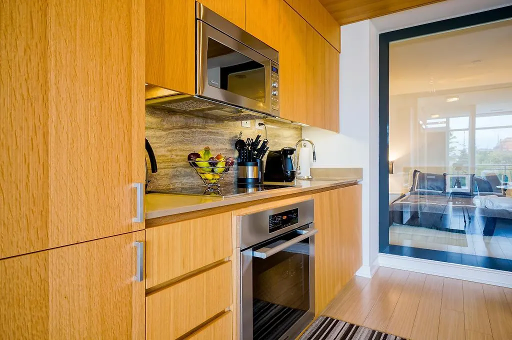 Hydewest - Iceboat Terrace Furnished Townhome Toronto